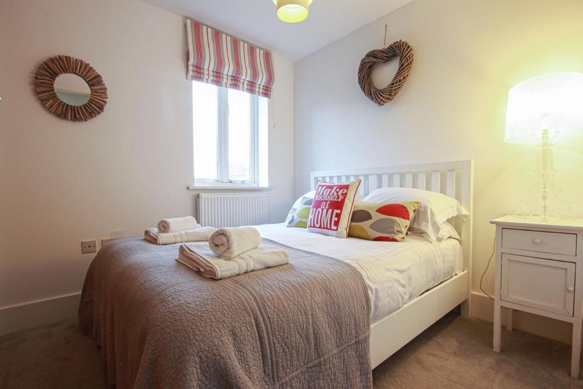 Howells Mere 88, Tranquility P Somerford Keynes Εξωτερικό φωτογραφία