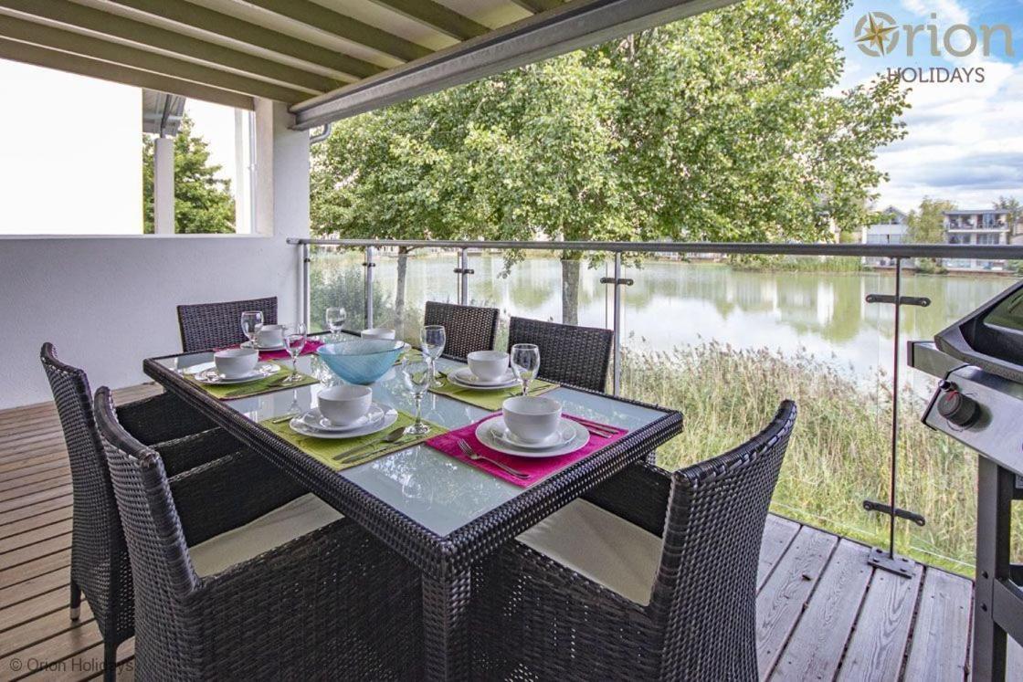 Howells Mere 88, Tranquility P Somerford Keynes Εξωτερικό φωτογραφία